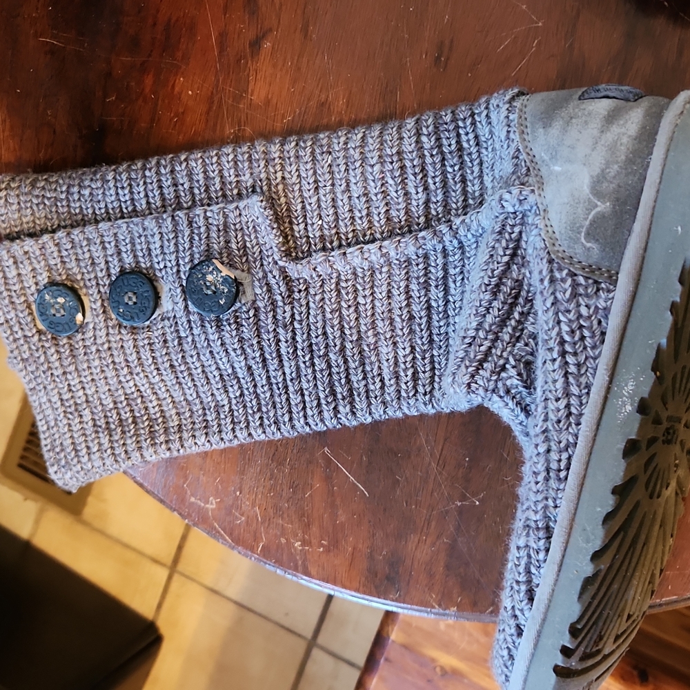 Uggs flat boots